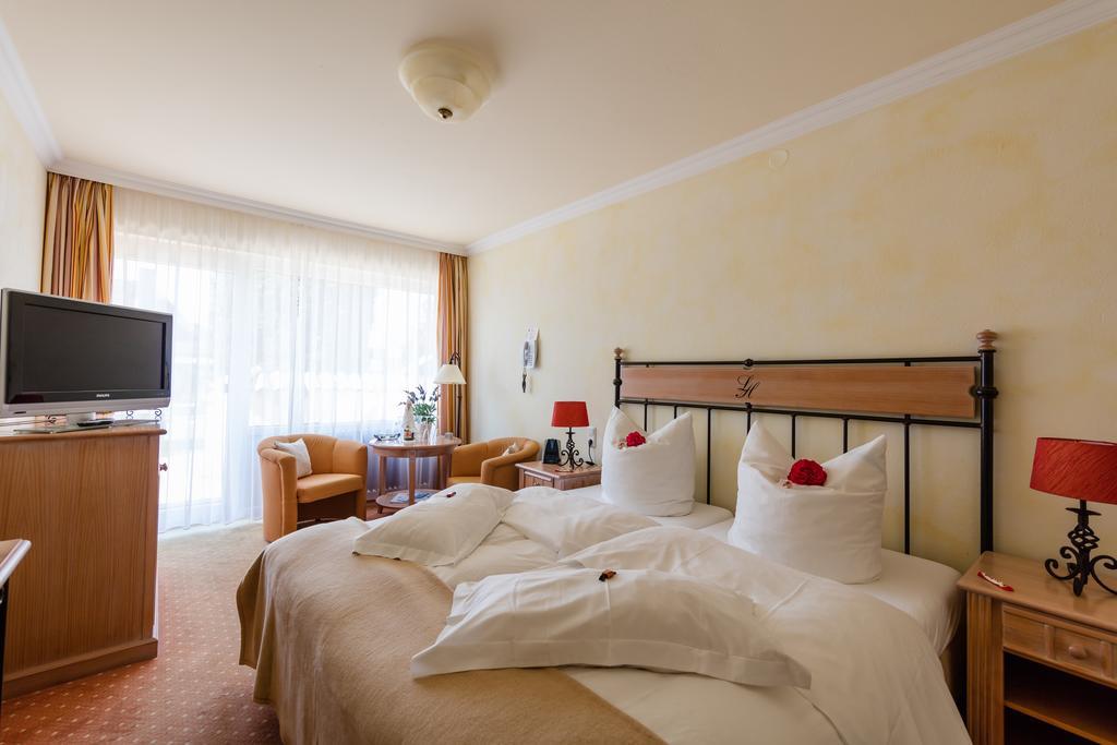 Hotel Landhaus Haffkrug Шарбойц Экстерьер фото
