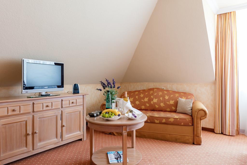 Hotel Landhaus Haffkrug Шарбойц Экстерьер фото